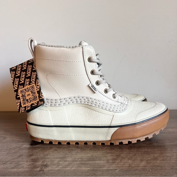 VANS MTE Standard Mid Unisex Boot Size 9 or 10.5 SKU#243171 - Picture 1 of 9